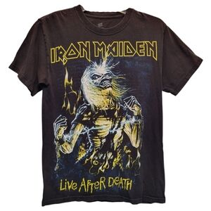 Vintage Iron Maiden 'Live After Death' Graphic Tee in Black - Size S